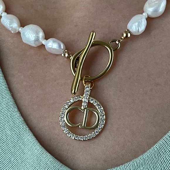 Repurposed handmade pearl CD necklace - Picture 5 of 5